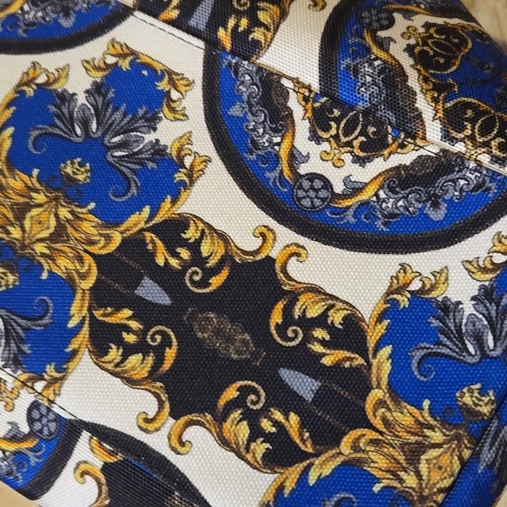 NWT Alice + Olivia Classy Black/Blue Design Print Weekender Bag - Picture 8 of 12